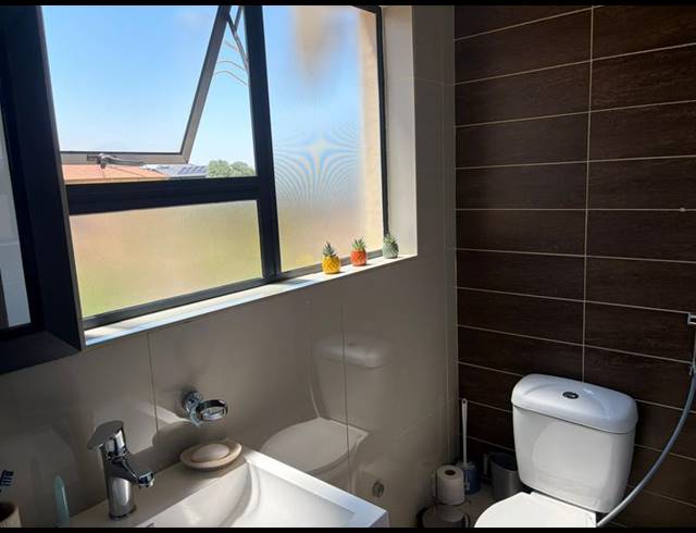 2 BEDROOM APARTMENT FOR SALE IN RASLOUW GARDENS